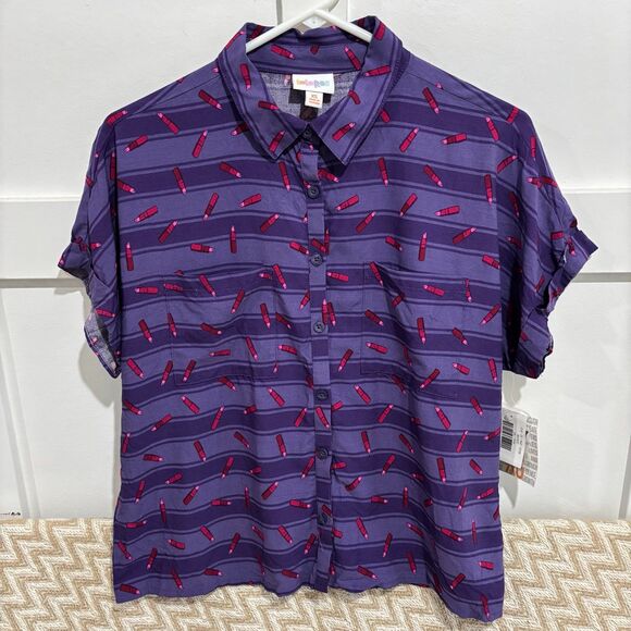 LulaRoe Amy Lipstick Print Button Front Blouse - Picture 1 of 9